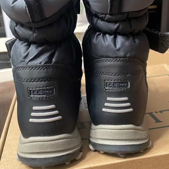 LLBean kids snow boots size 5 black - Picture 2 of 5